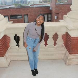 Meet your Posher, Crystal